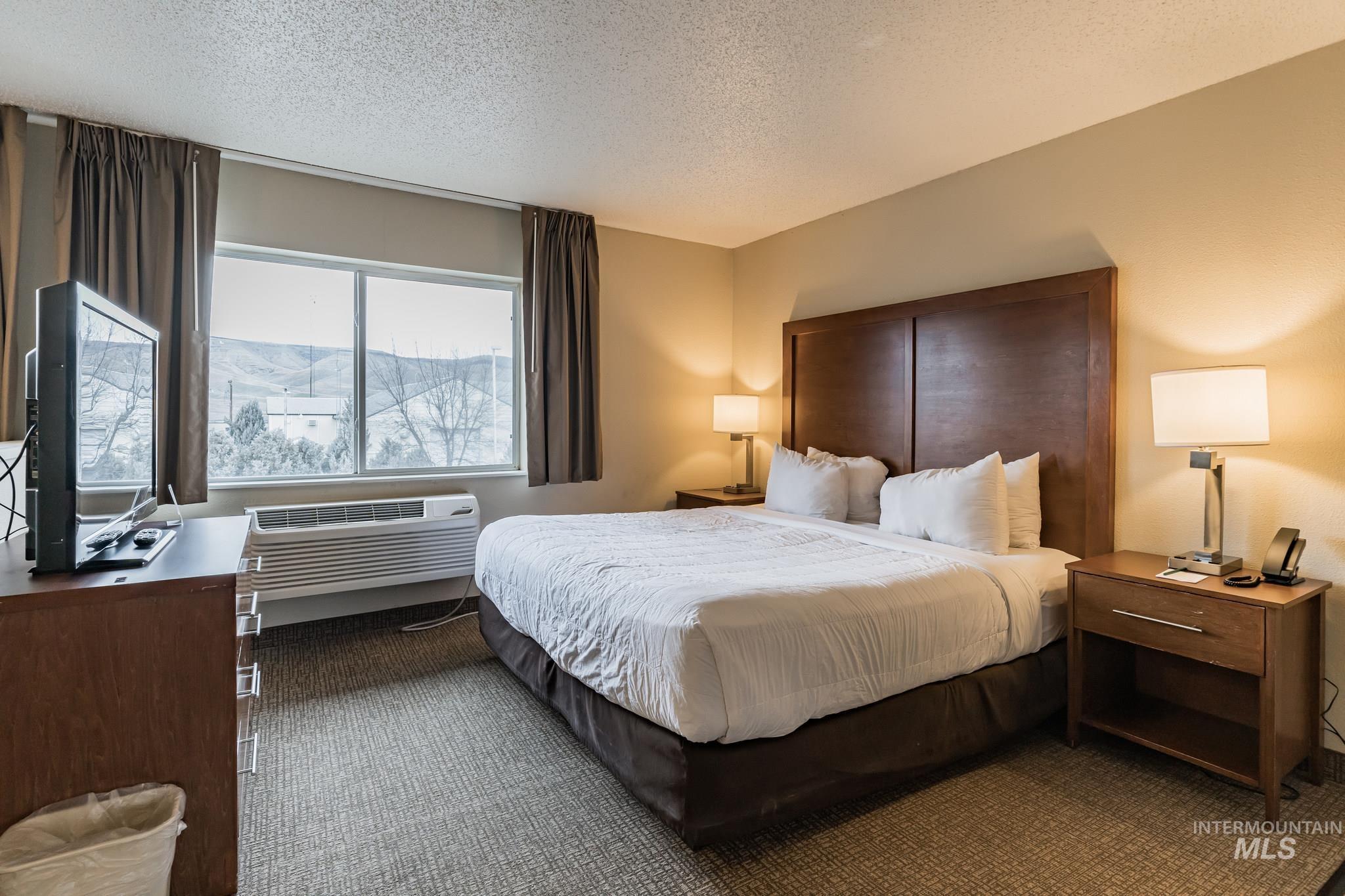 2128 8th Ave, Lewiston, Idaho 83501, 52 Rooms, Business/Commercial For Sale, Price $6,700,000,MLS 98935669