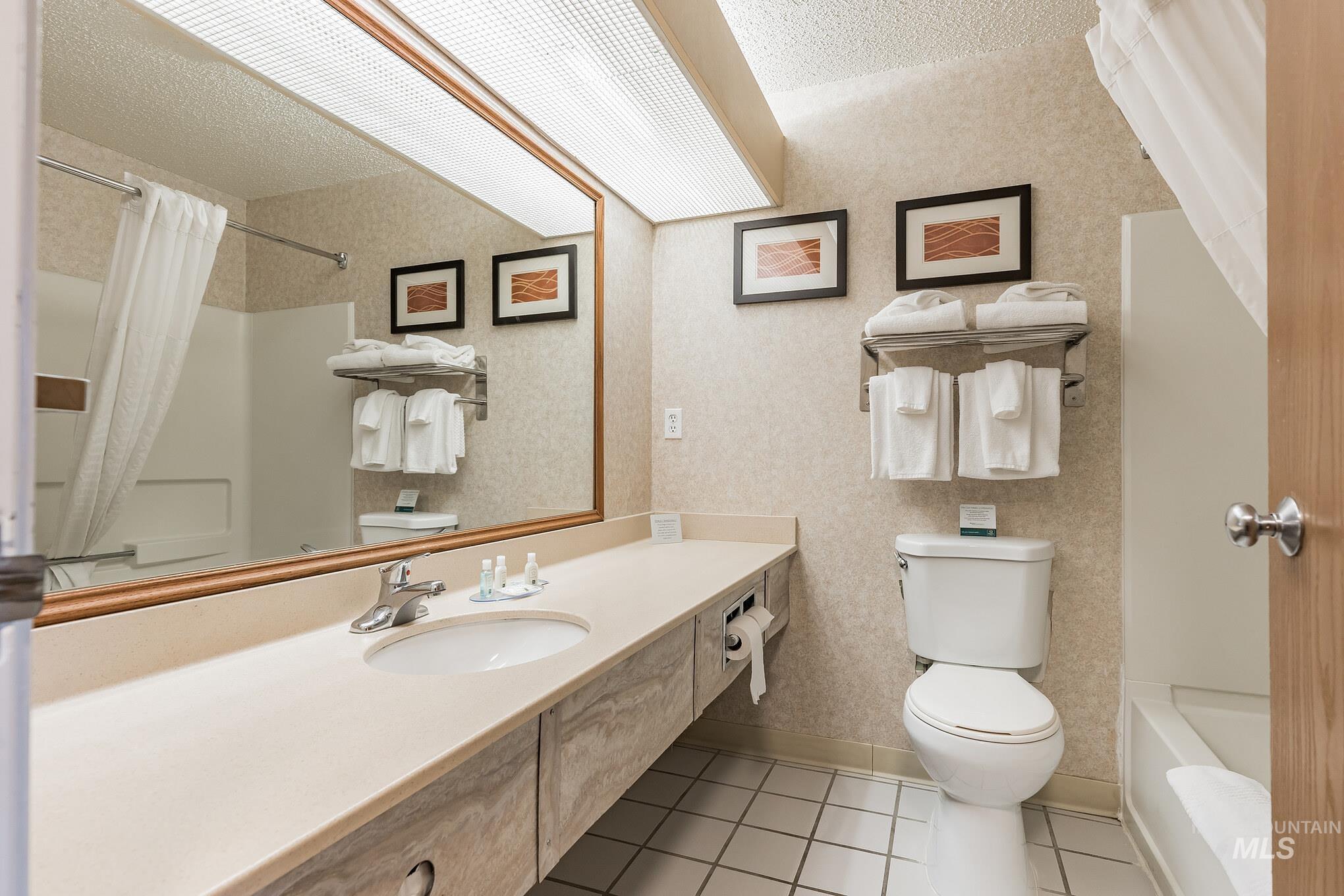 2128 8th Ave, Lewiston, Idaho 83501, 52 Rooms, Business/Commercial For Sale, Price $6,700,000,MLS 98935669