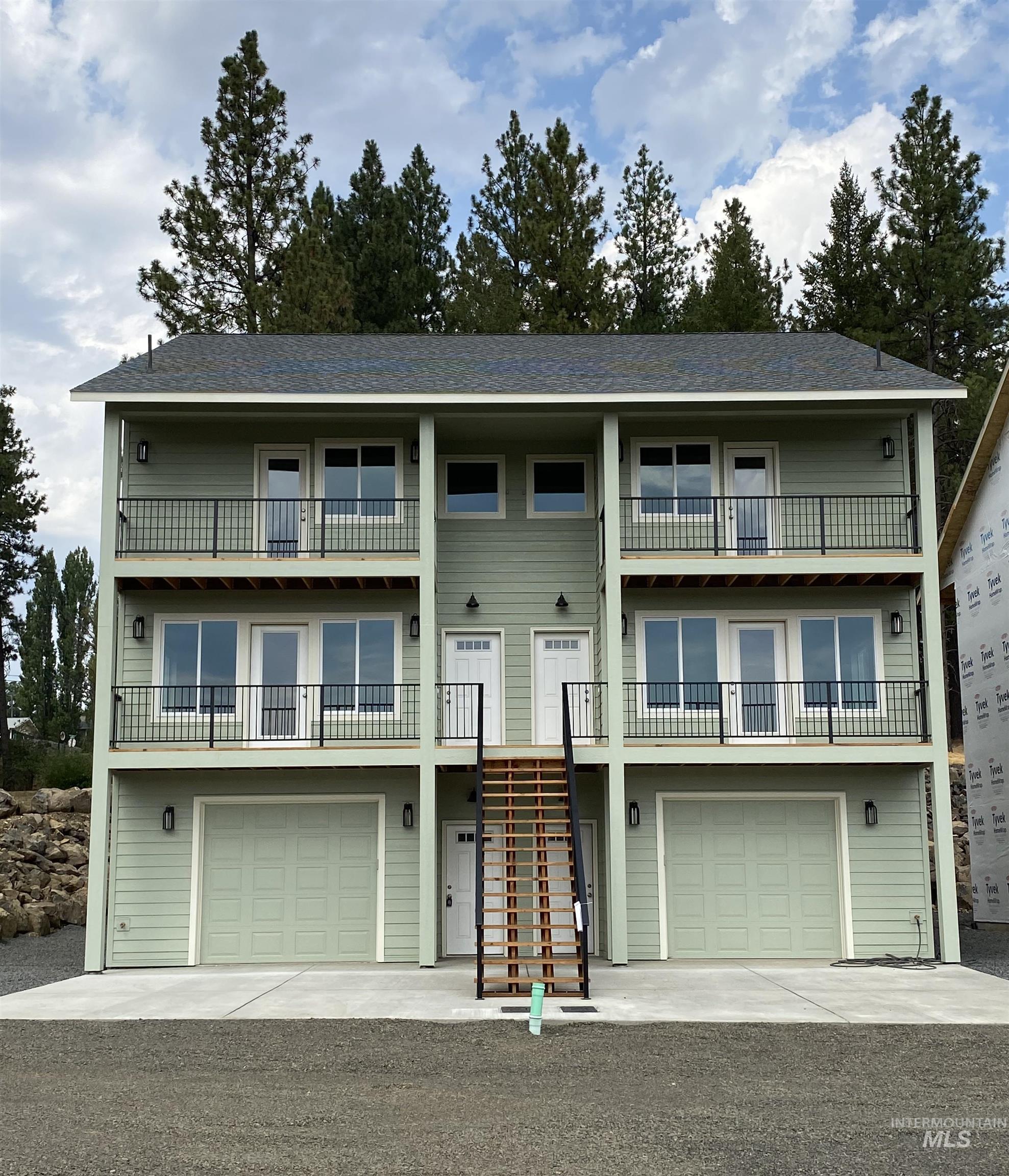 102 Highline Lane, Potlatch, Idaho 83855-0000, 4 Bedrooms, 3.5 Bathrooms, Residential For Sale, Price $344,900,MLS 98935864