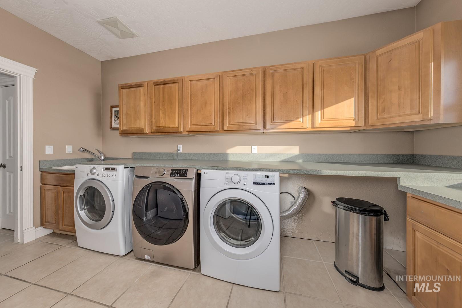 1280 SW 3rd Ave, Fruitland, Idaho 83619, 5 Bedrooms, 3.5 Bathrooms, Residential For Sale, Price $850,000, 98935999