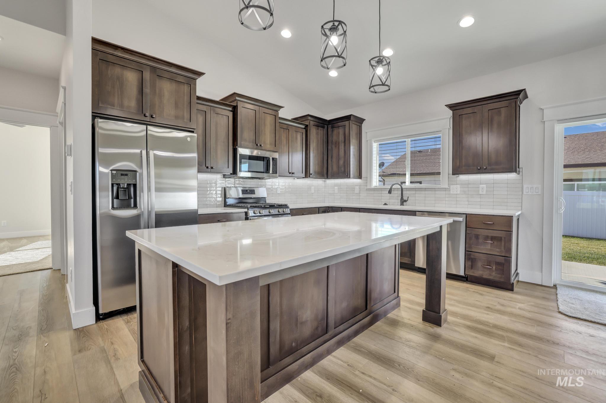 1376 Haizlee Way, Twin Falls, Idaho 83301, 3 Bedrooms, 2 Bathrooms, Residential For Sale, Price $429,900,MLS 98936022