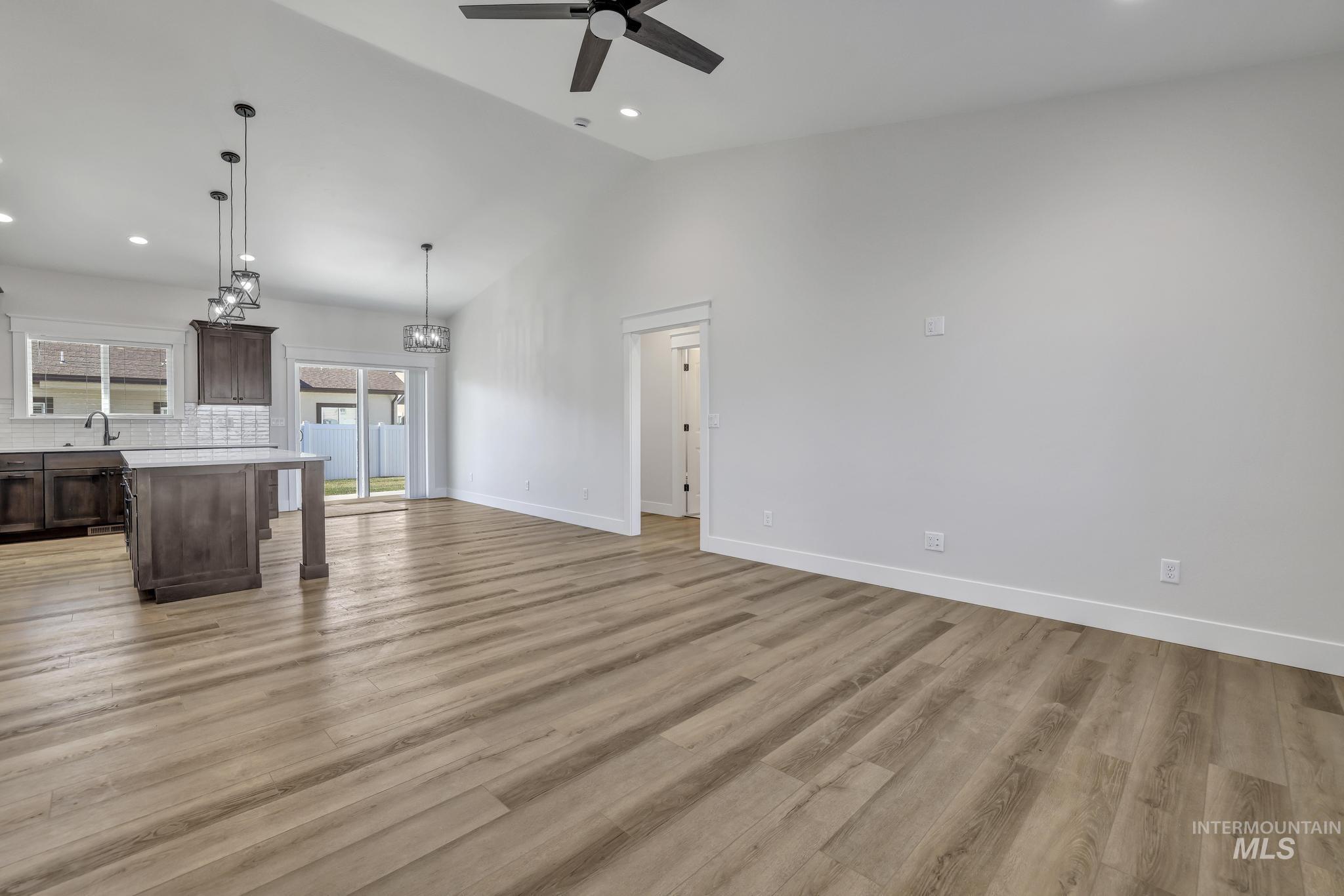 1376 Haizlee Way, Twin Falls, Idaho 83301, 3 Bedrooms, 2 Bathrooms, Residential For Sale, Price $429,900,MLS 98936022