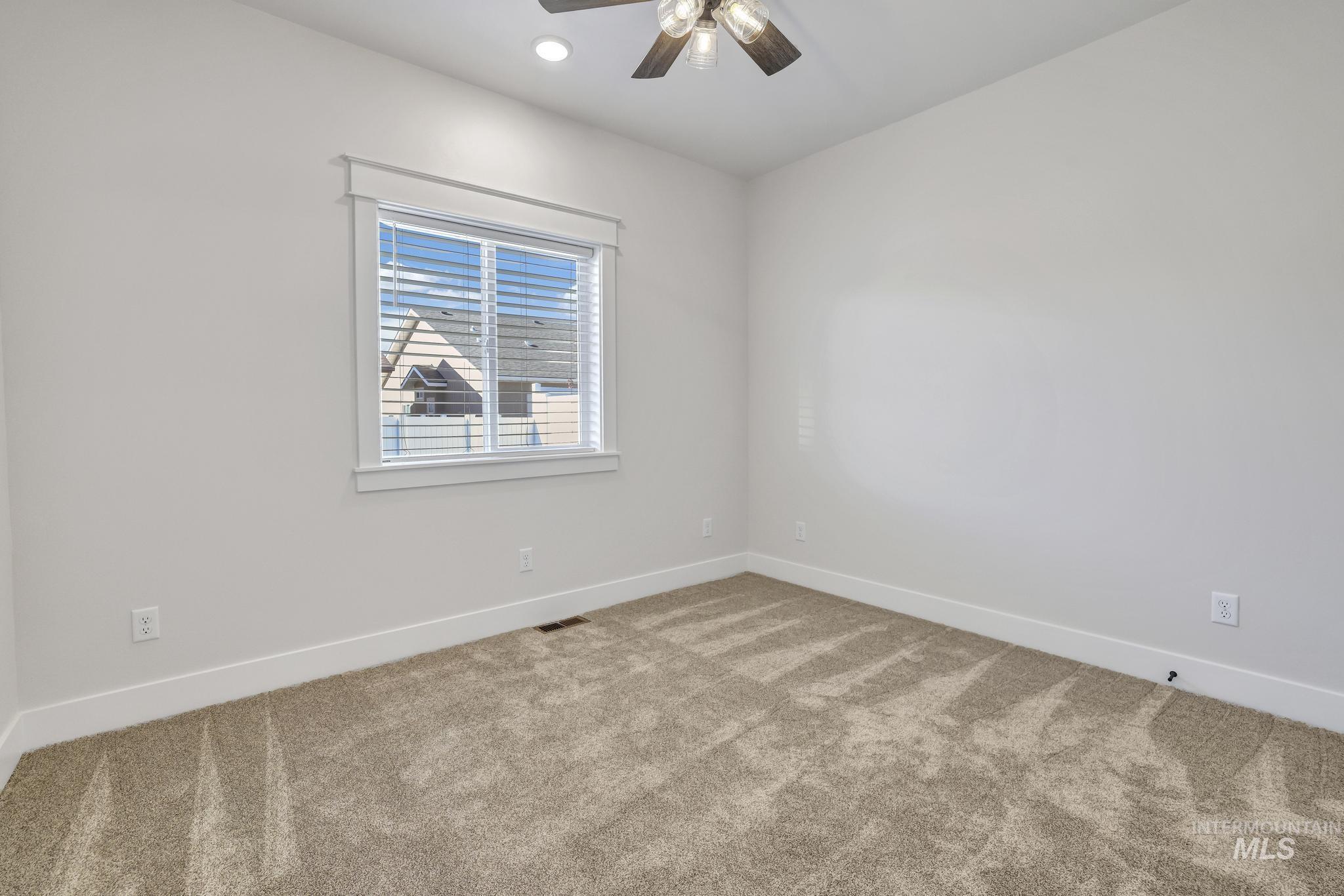 1376 Haizlee Way, Twin Falls, Idaho 83301, 3 Bedrooms, 2 Bathrooms, Residential For Sale, Price $429,900,MLS 98936022