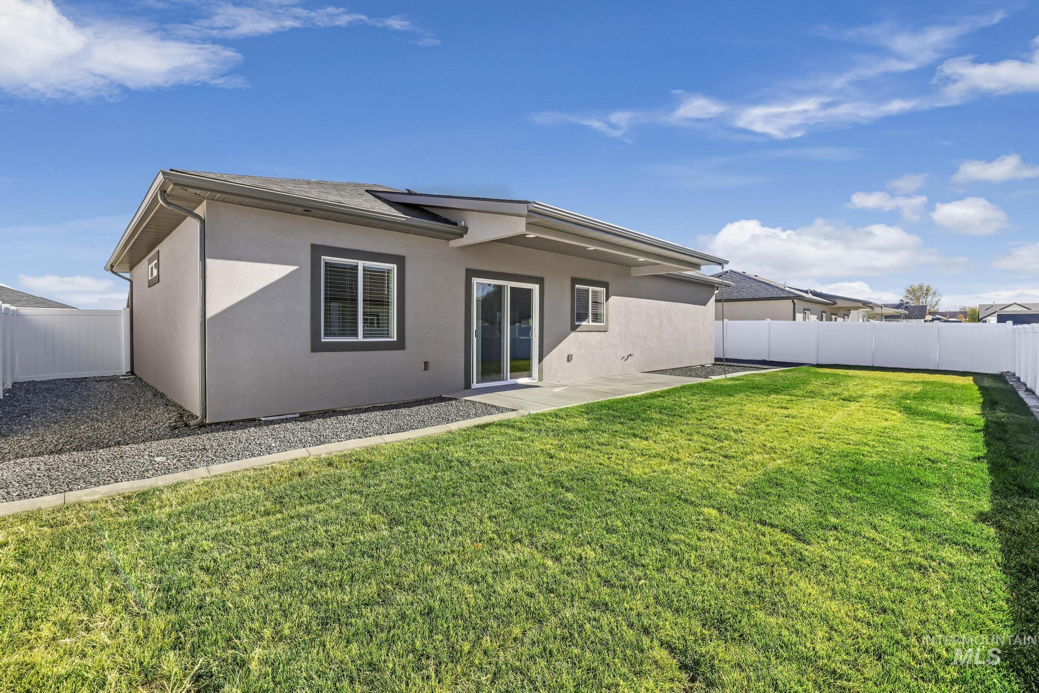 1376 Haizlee Way, Twin Falls, Idaho 83301, 3 Bedrooms, 2 Bathrooms, Residential For Sale, Price $429,900,MLS 98936022