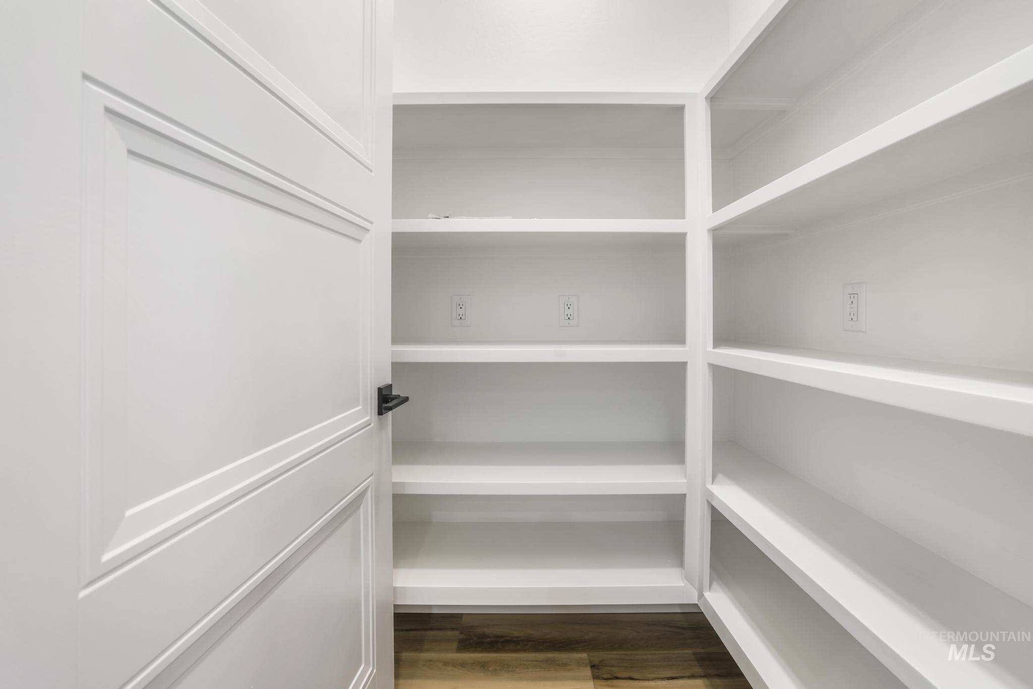 1385 Haizlee Way, Twin Falls, Idaho 83301, 3 Bedrooms, 2 Bathrooms, Residential For Sale, Price $459,900, 98936027