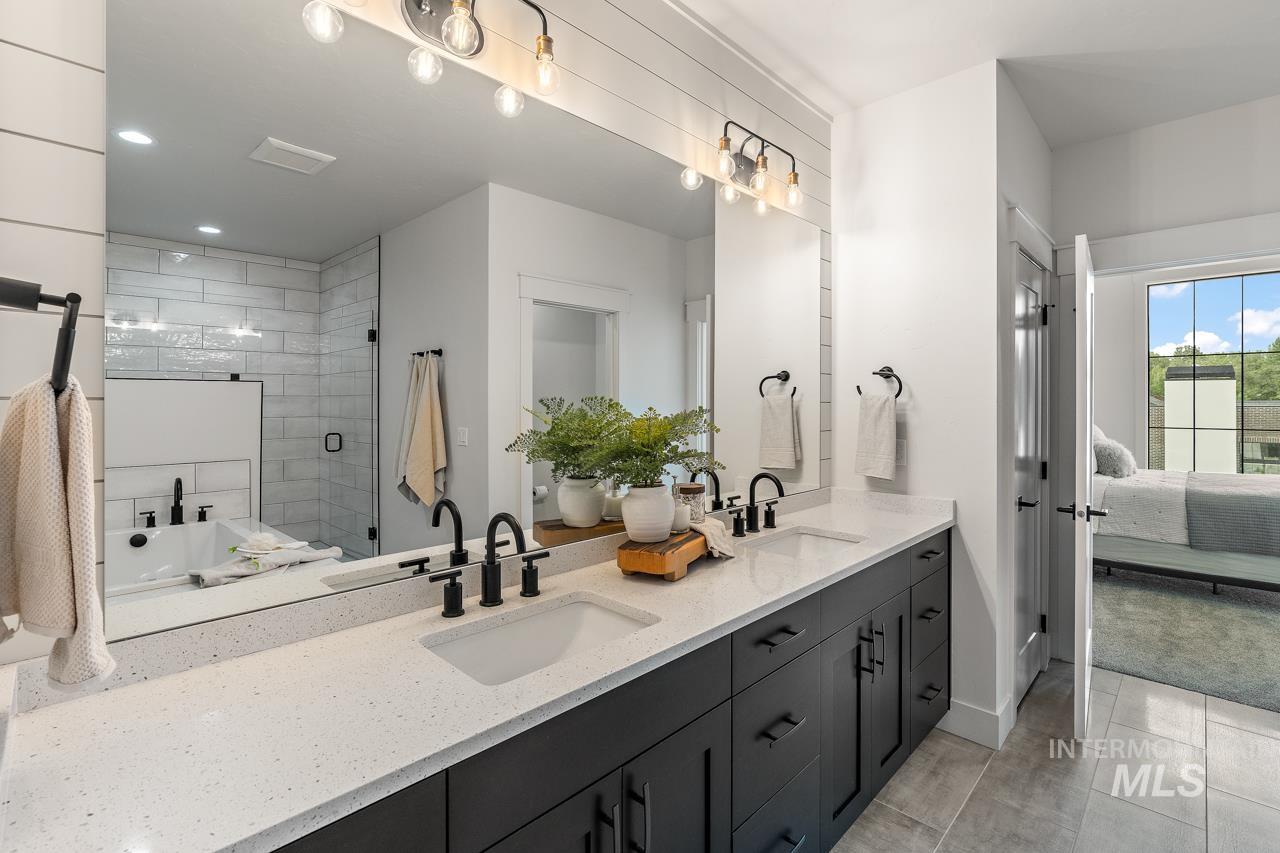 2550 W Iron Coop Street, Eagle, Idaho 83616, 3 Bedrooms, 2.5 Bathrooms, Residential For Sale, Price $650,000,MLS 98936302