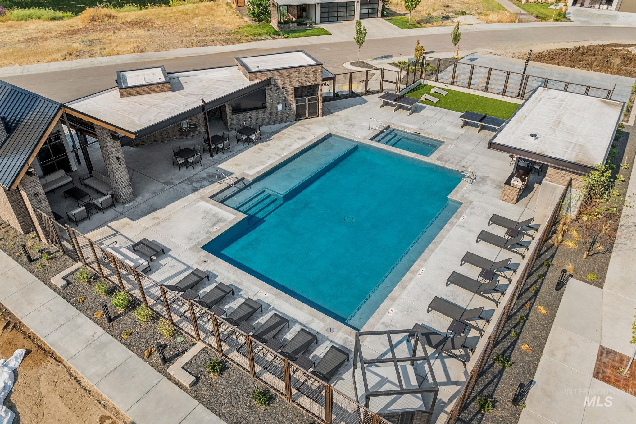 2550 W Iron Coop Street, Eagle, Idaho 83616, 3 Bedrooms, 2.5 Bathrooms, Residential For Sale, Price $650,000,MLS 98936302