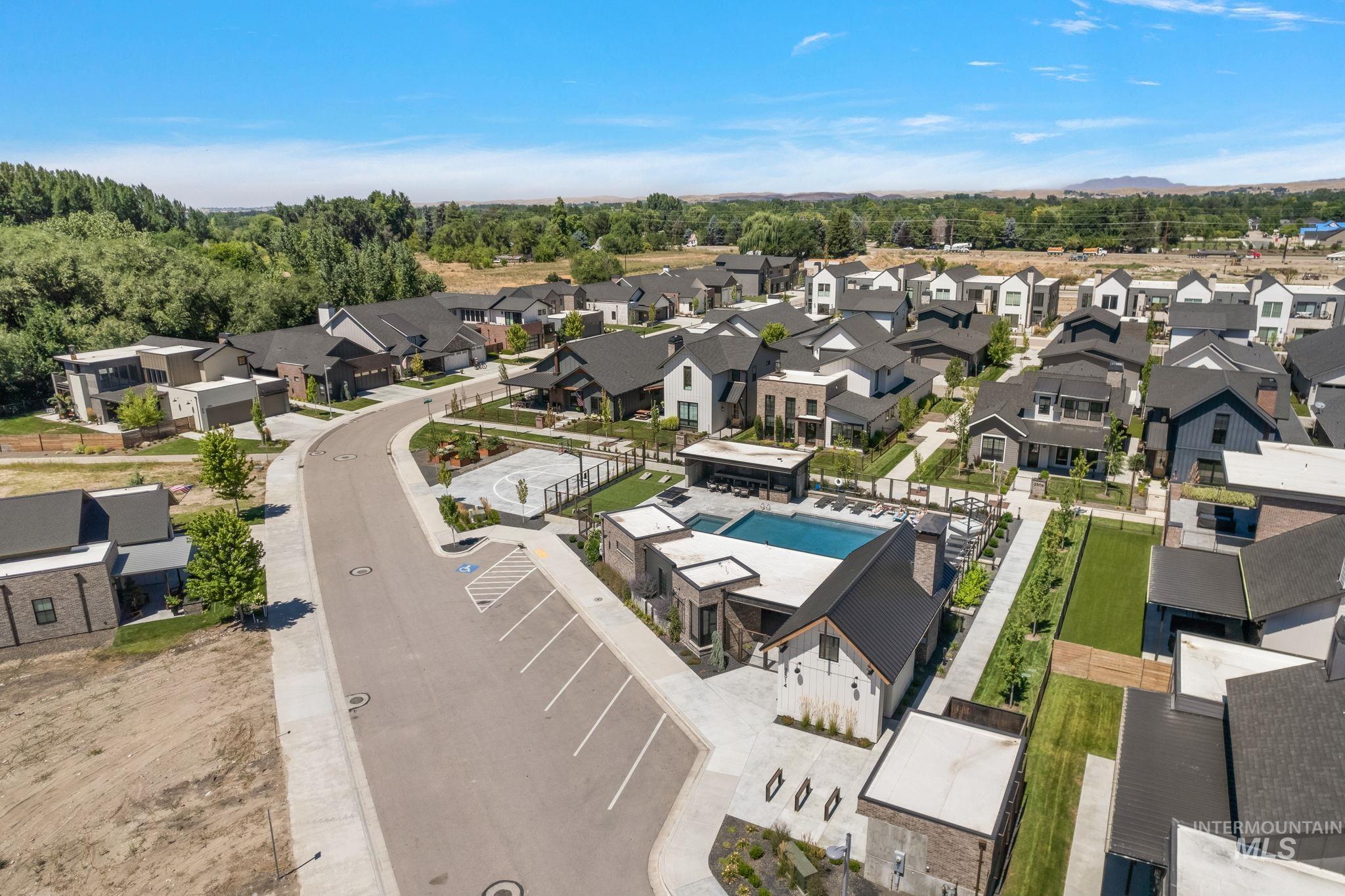 2550 W Iron Coop Street, Eagle, Idaho 83616, 3 Bedrooms, 2.5 Bathrooms, Residential For Sale, Price $650,000,MLS 98936302