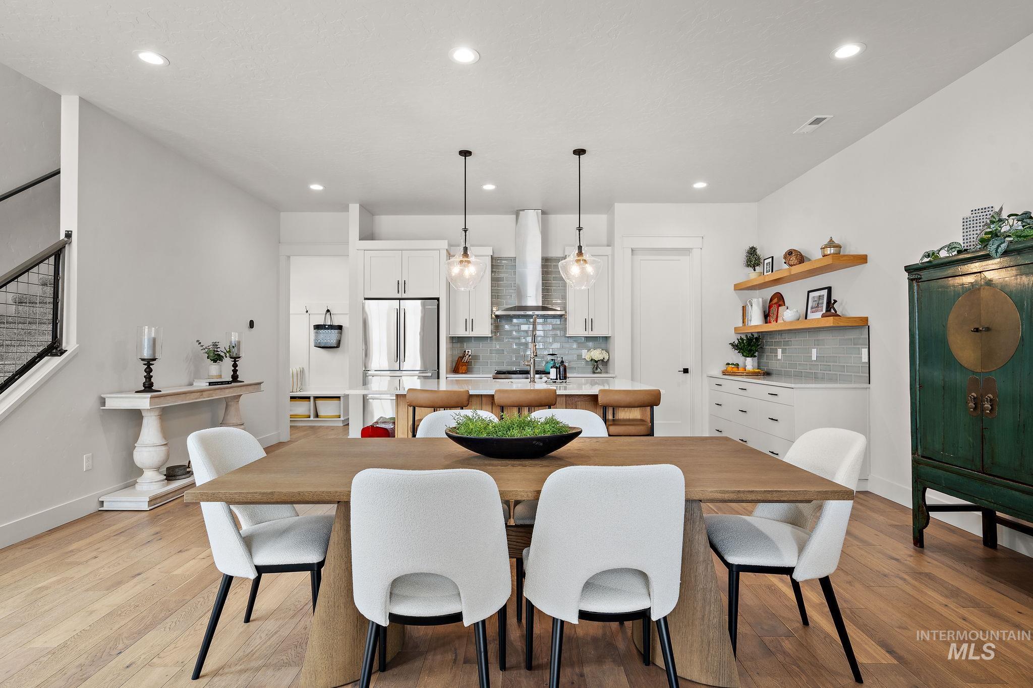 2550 W Iron Coop Street, Eagle, Idaho 83616, 3 Bedrooms, 2.5 Bathrooms, Residential For Sale, Price $650,000,MLS 98936302