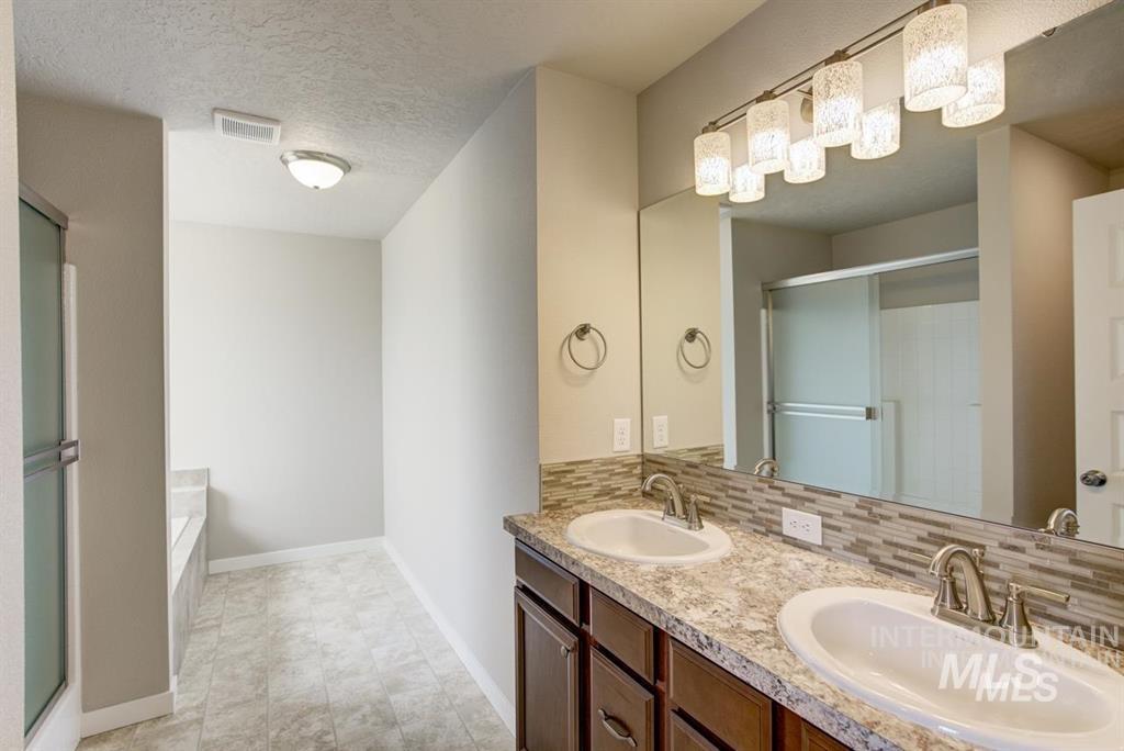 1589 Witt, Mountain Home, Idaho 83647, 3 Bedrooms, 2.5 Bathrooms, Residential For Sale, Price $369,990,MLS 98936504