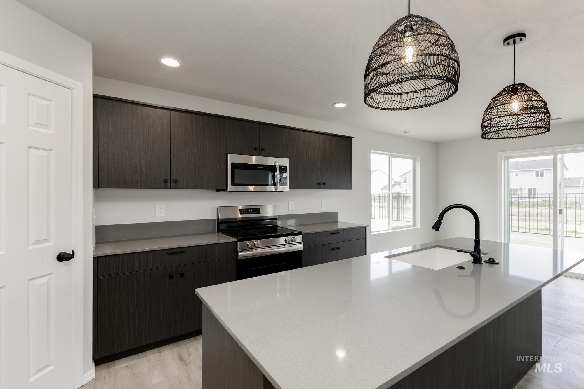 16860 Dunning Way, Caldwell, Idaho 83607, 4 Bedrooms, 3 Bathrooms, Residential For Sale, Price $519,990,MLS 98936935