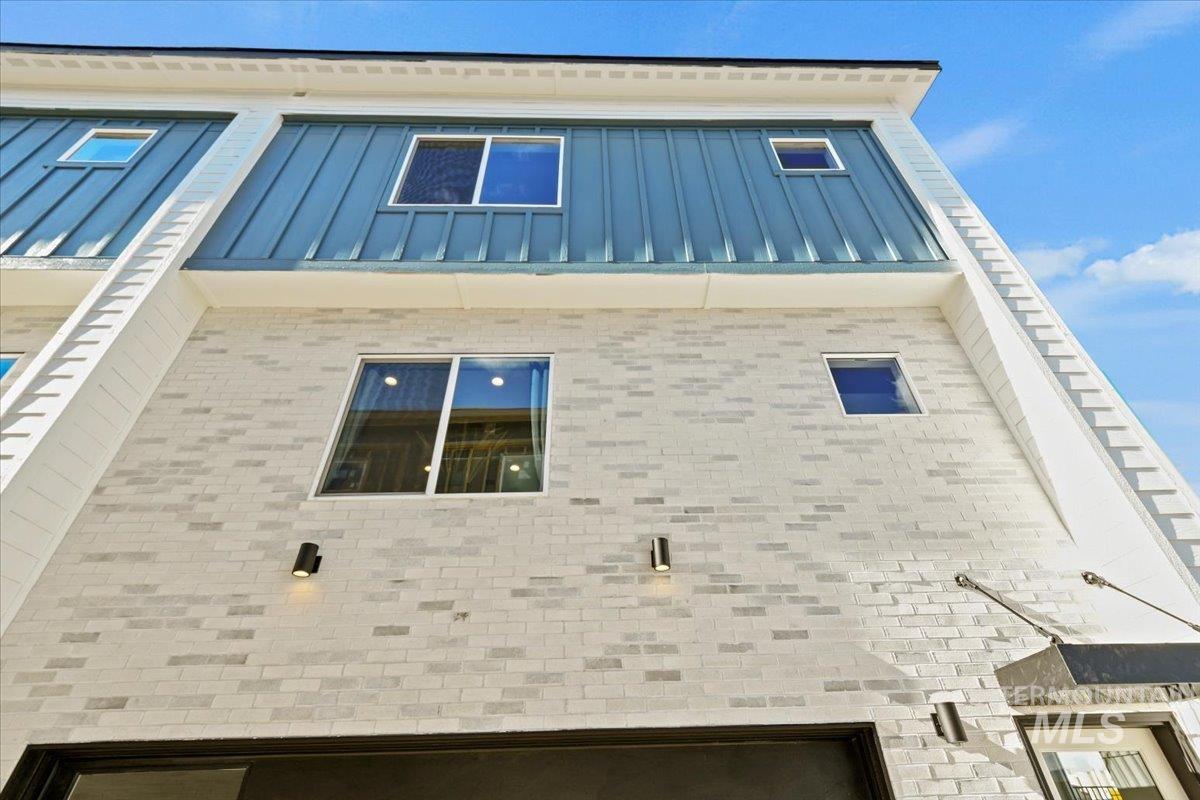 523 N Lucy Lane, Nampa, Idaho 83687, 3 Bedrooms, 2.5 Bathrooms, Residential For Sale, Price $345,000,MLS 98937439