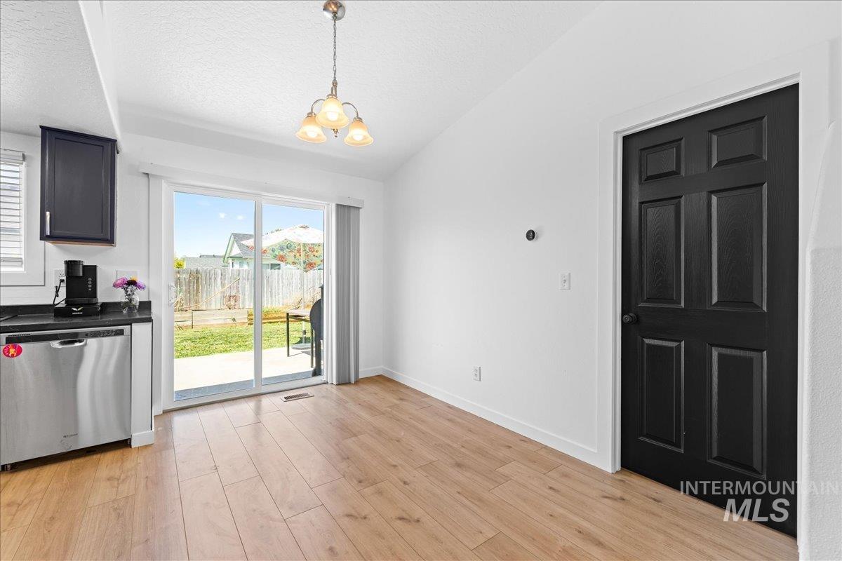 1621 S Woodland Dr, Nampa, Idaho 83686, 3 Bedrooms, 2.5 Bathrooms, Residential For Sale, Price $379,900,MLS 98937741