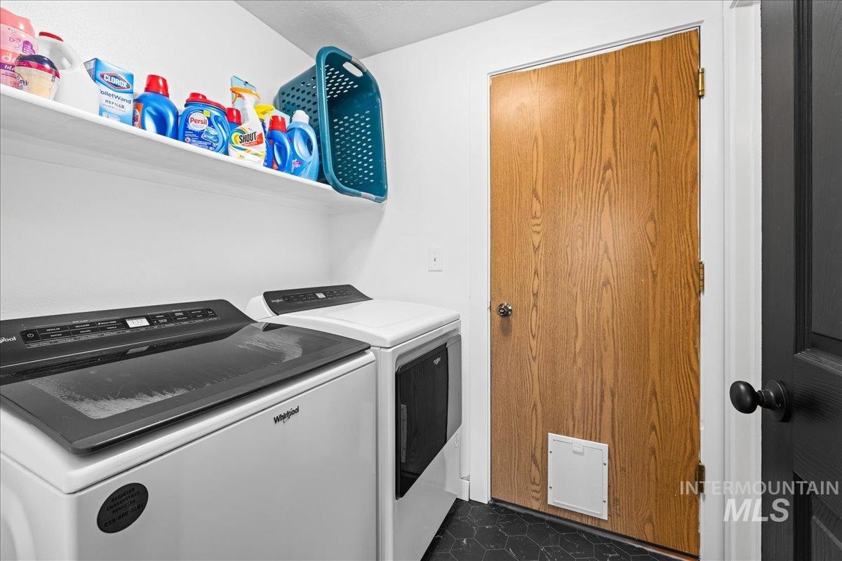 1621 S Woodland Dr, Nampa, Idaho 83686, 3 Bedrooms, 2.5 Bathrooms, Residential For Sale, Price $379,900,MLS 98937741