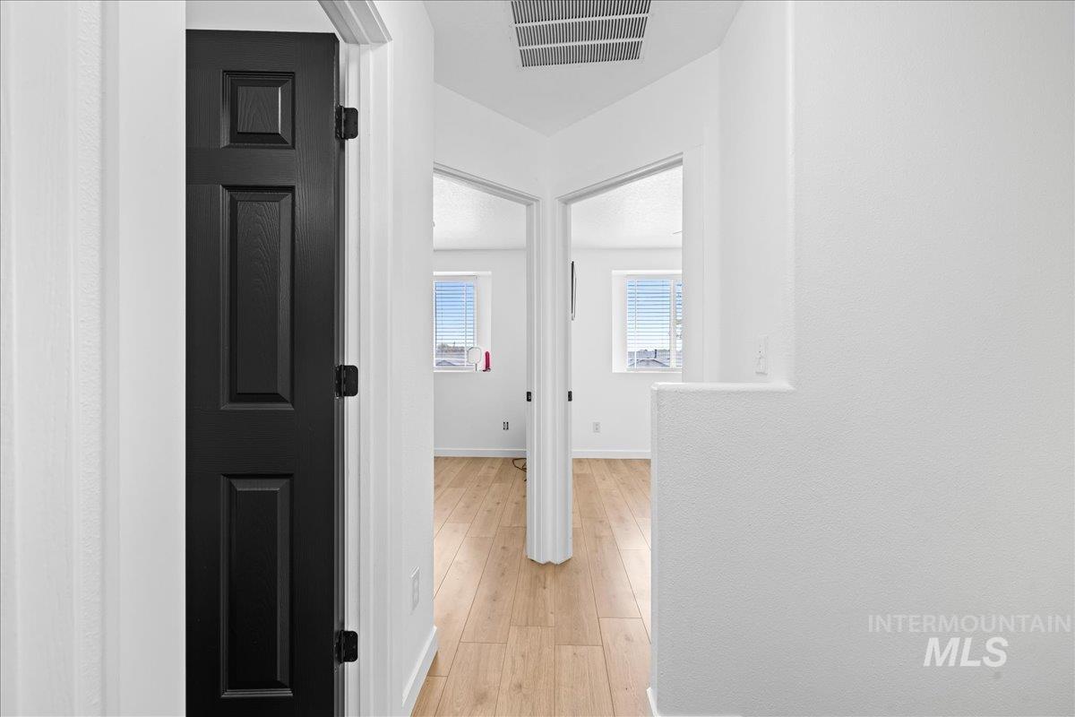 1621 S Woodland Dr, Nampa, Idaho 83686, 3 Bedrooms, 2.5 Bathrooms, Residential For Sale, Price $379,900,MLS 98937741