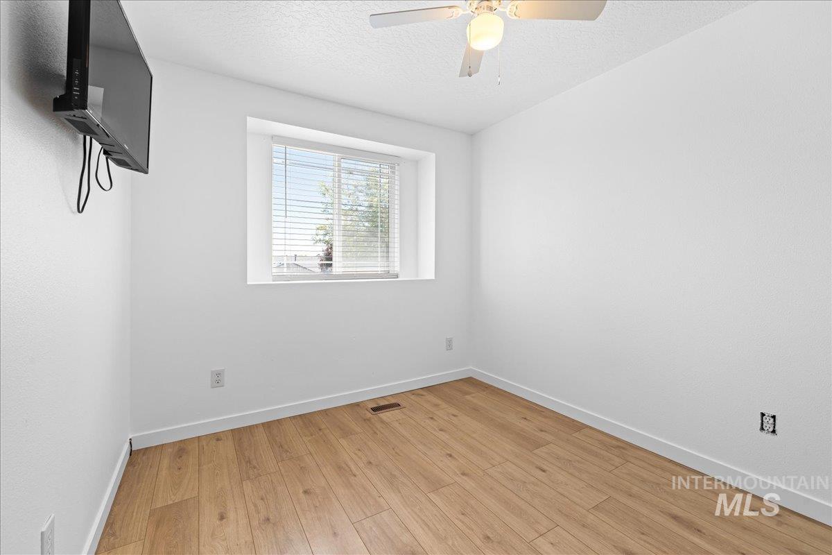 1621 S Woodland Dr, Nampa, Idaho 83686, 3 Bedrooms, 2.5 Bathrooms, Residential For Sale, Price $379,900,MLS 98937741