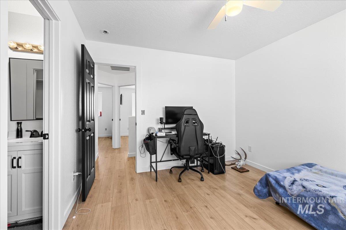 1621 S Woodland Dr, Nampa, Idaho 83686, 3 Bedrooms, 2.5 Bathrooms, Residential For Sale, Price $379,900,MLS 98937741