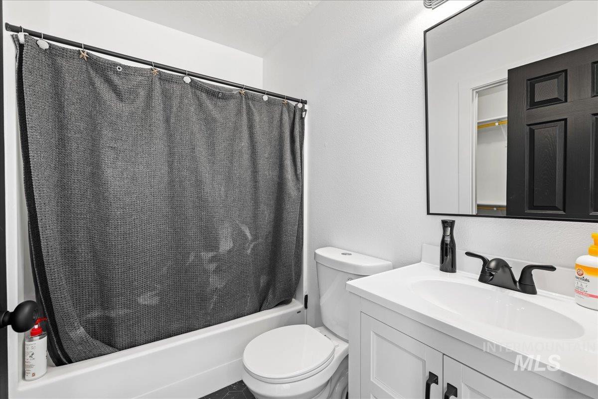 1621 S Woodland Dr, Nampa, Idaho 83686, 3 Bedrooms, 2.5 Bathrooms, Residential For Sale, Price $379,900,MLS 98937741