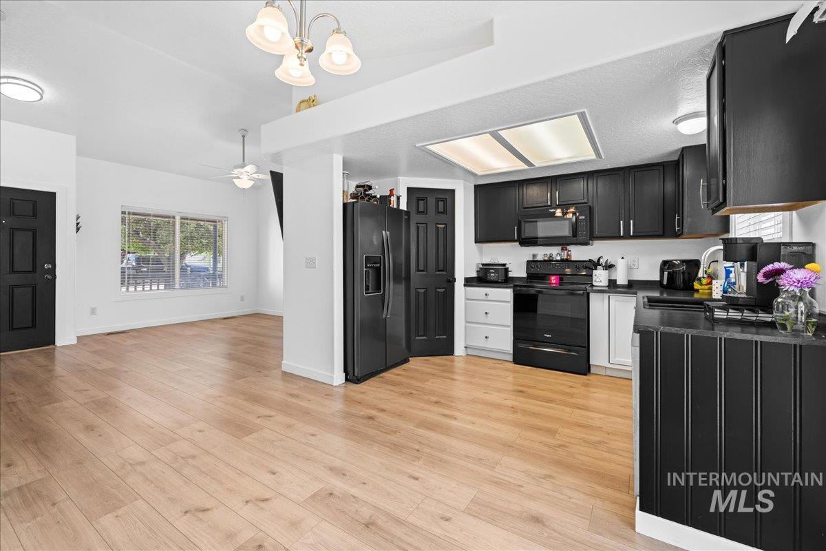 1621 S Woodland Dr, Nampa, Idaho 83686, 3 Bedrooms, 2.5 Bathrooms, Residential For Sale, Price $379,900,MLS 98937741