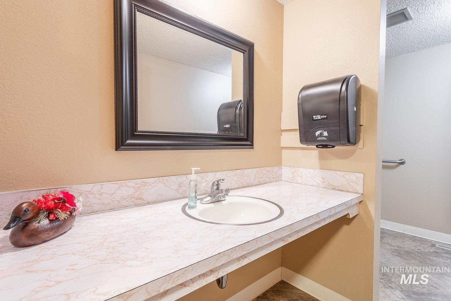 408 N Garden St, Boise, Idaho 83706, Business/Commercial For Sale, Price $1,900,000,MLS 98937764