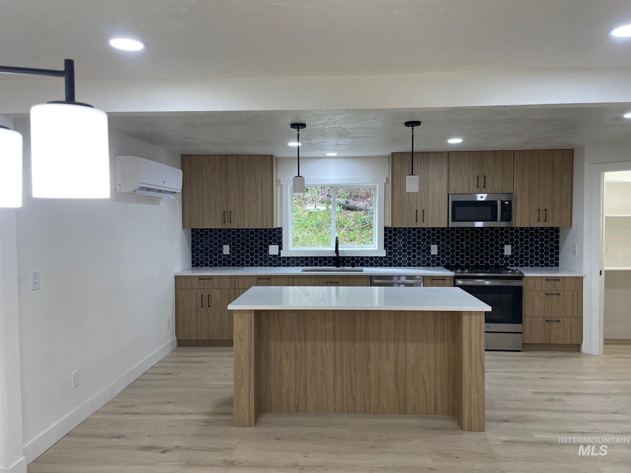 199 Scriver Woods Rd, Garden Valley, Idaho 83622, 3 Bedrooms, 3 Bathrooms, Residential For Sale, Price $499,999,MLS 98937776