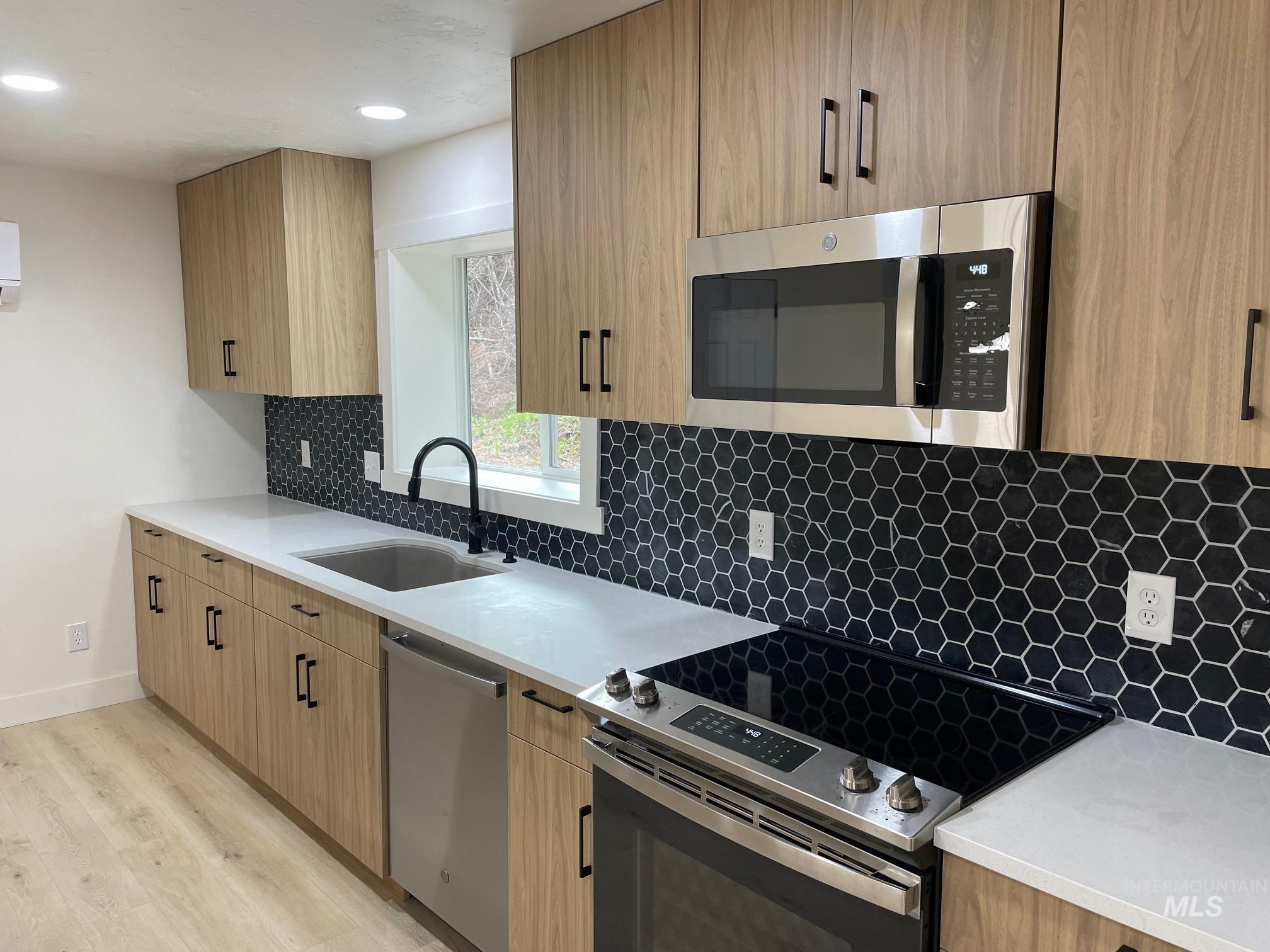 199 Scriver Woods Rd, Garden Valley, Idaho 83622, 3 Bedrooms, 3 Bathrooms, Residential For Sale, Price $499,999,MLS 98937776