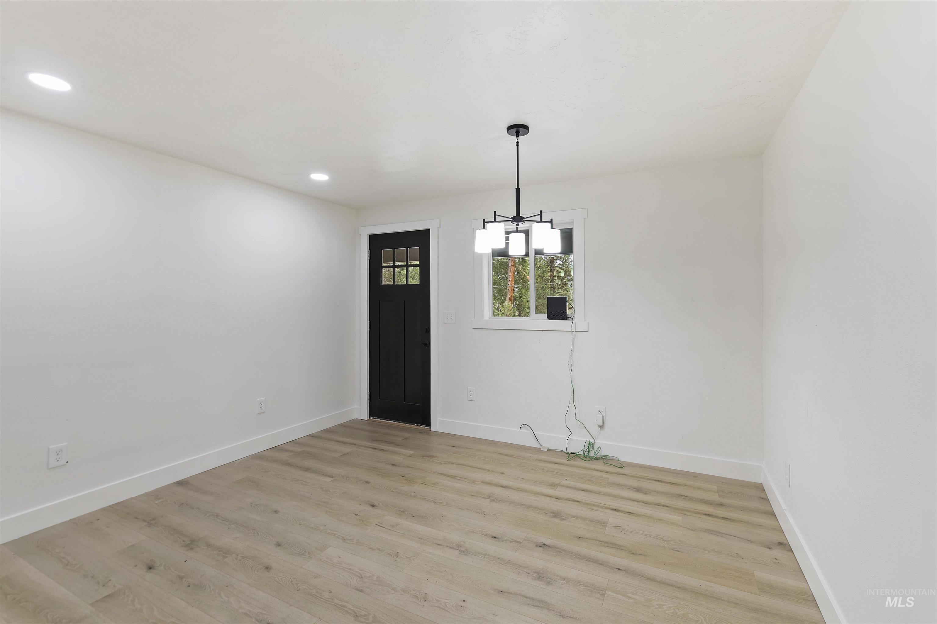 199 Scriver Woods Rd, Garden Valley, Idaho 83622, 3 Bedrooms, 3 Bathrooms, Residential For Sale, Price $499,999,MLS 98937776