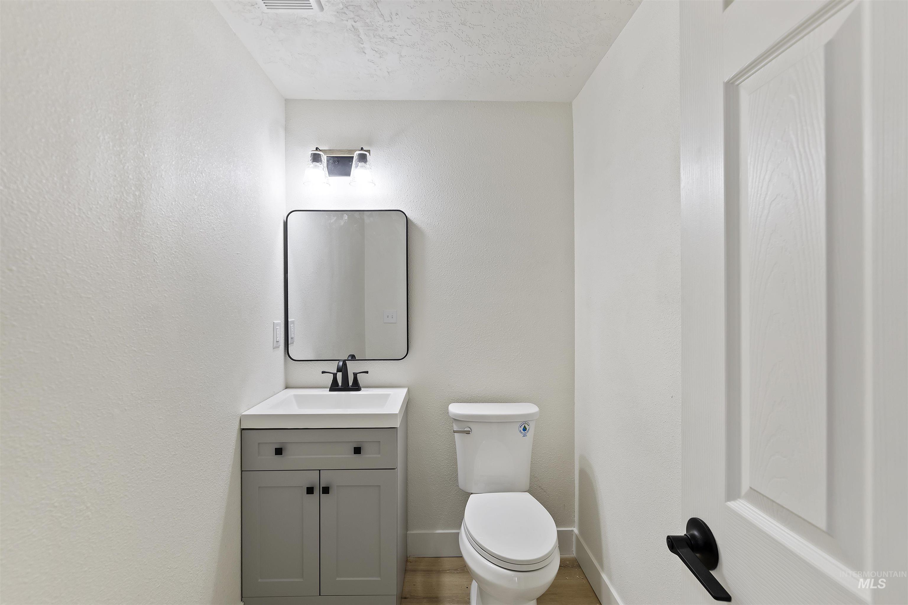 199 Scriver Woods Rd, Garden Valley, Idaho 83622, 3 Bedrooms, 3 Bathrooms, Residential For Sale, Price $499,999,MLS 98937776