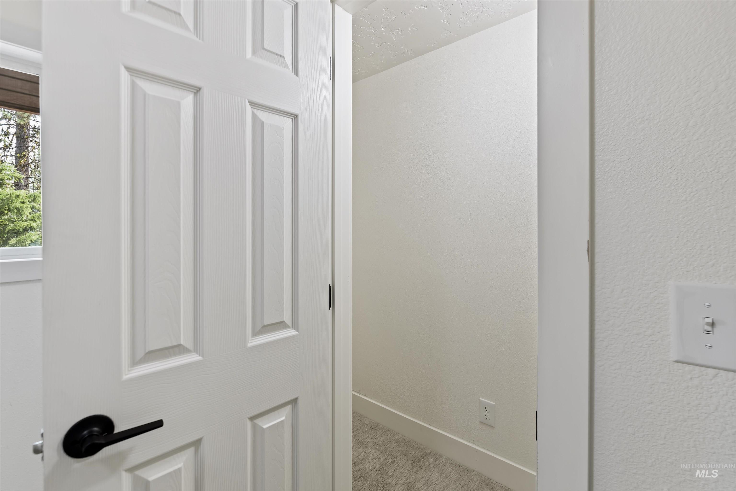 199 Scriver Woods Rd, Garden Valley, Idaho 83622, 3 Bedrooms, 3 Bathrooms, Residential For Sale, Price $499,999,MLS 98937776