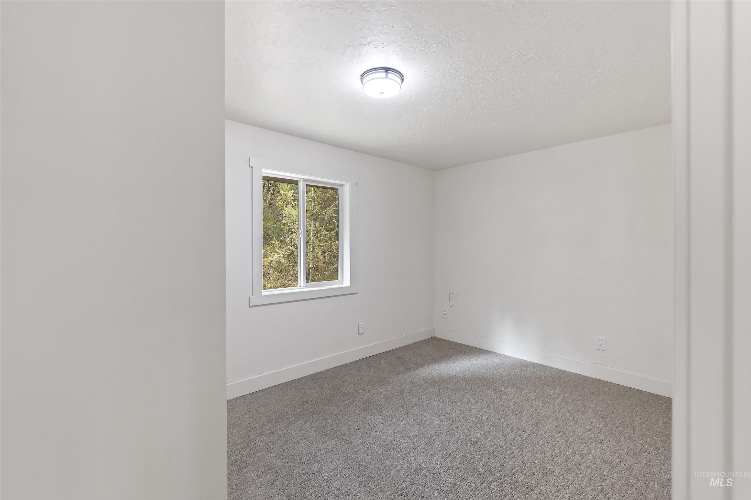 199 Scriver Woods Rd, Garden Valley, Idaho 83622, 3 Bedrooms, 3 Bathrooms, Residential For Sale, Price $499,999,MLS 98937776