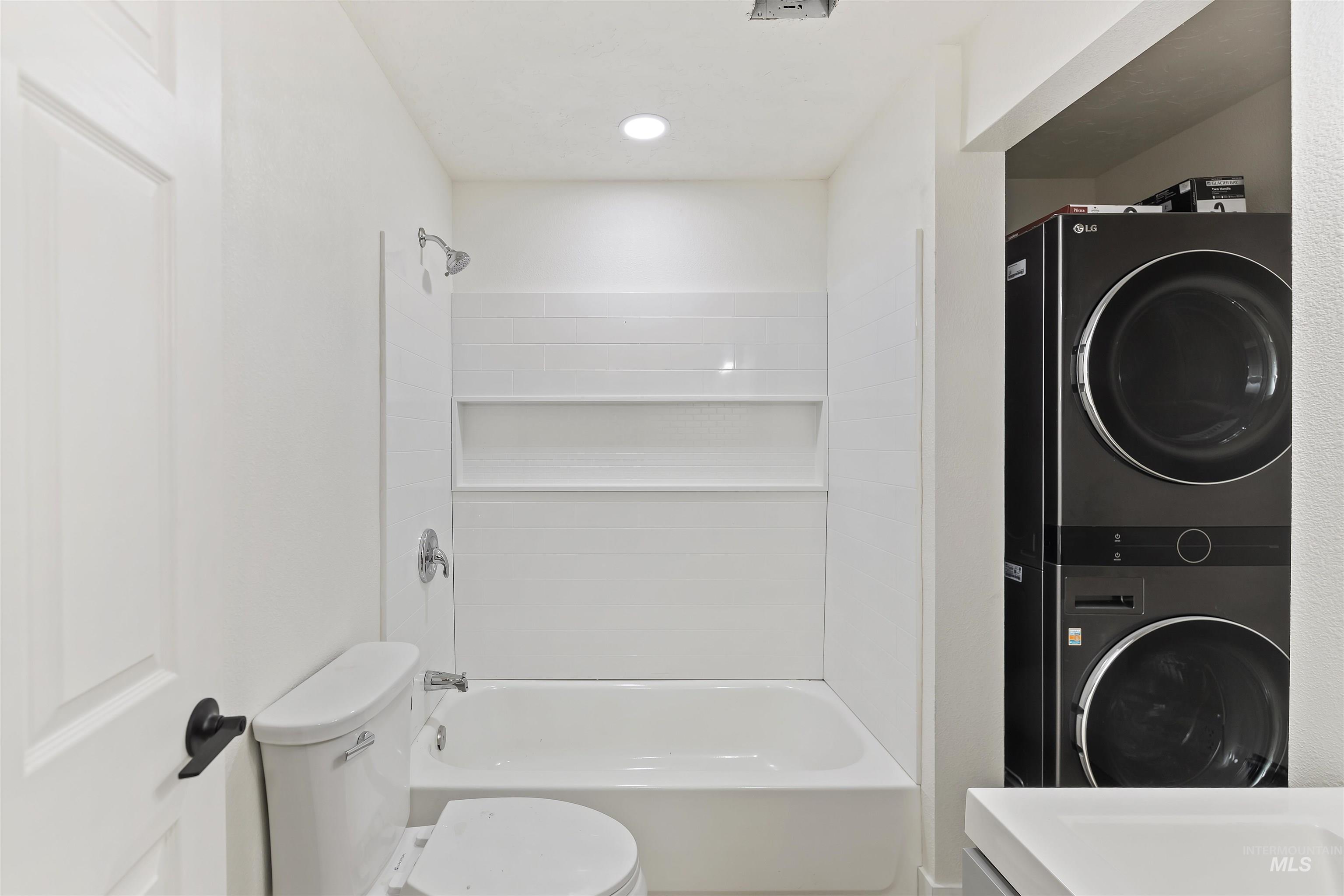 199 Scriver Woods Rd, Garden Valley, Idaho 83622, 3 Bedrooms, 3 Bathrooms, Residential For Sale, Price $499,999,MLS 98937776