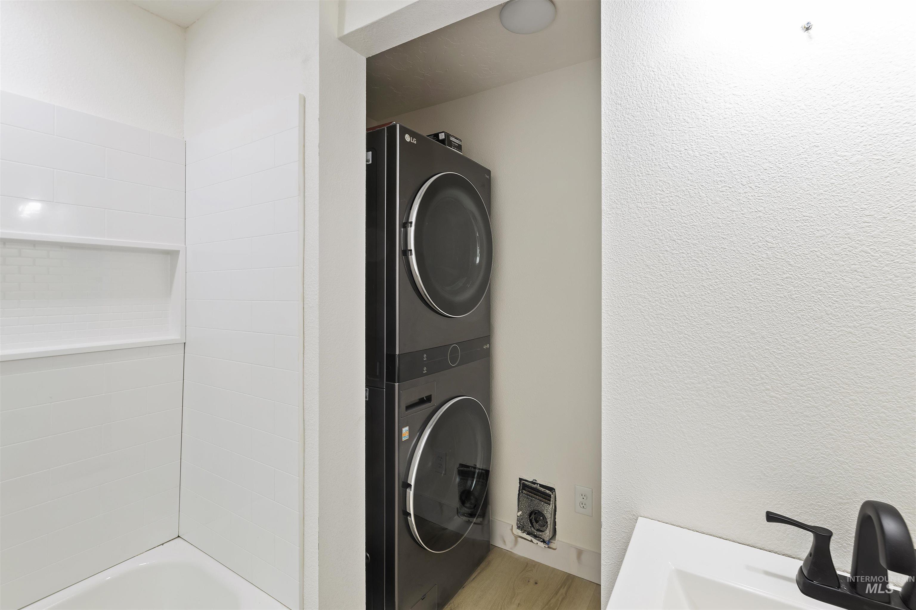 199 Scriver Woods Rd, Garden Valley, Idaho 83622, 3 Bedrooms, 3 Bathrooms, Residential For Sale, Price $499,999,MLS 98937776