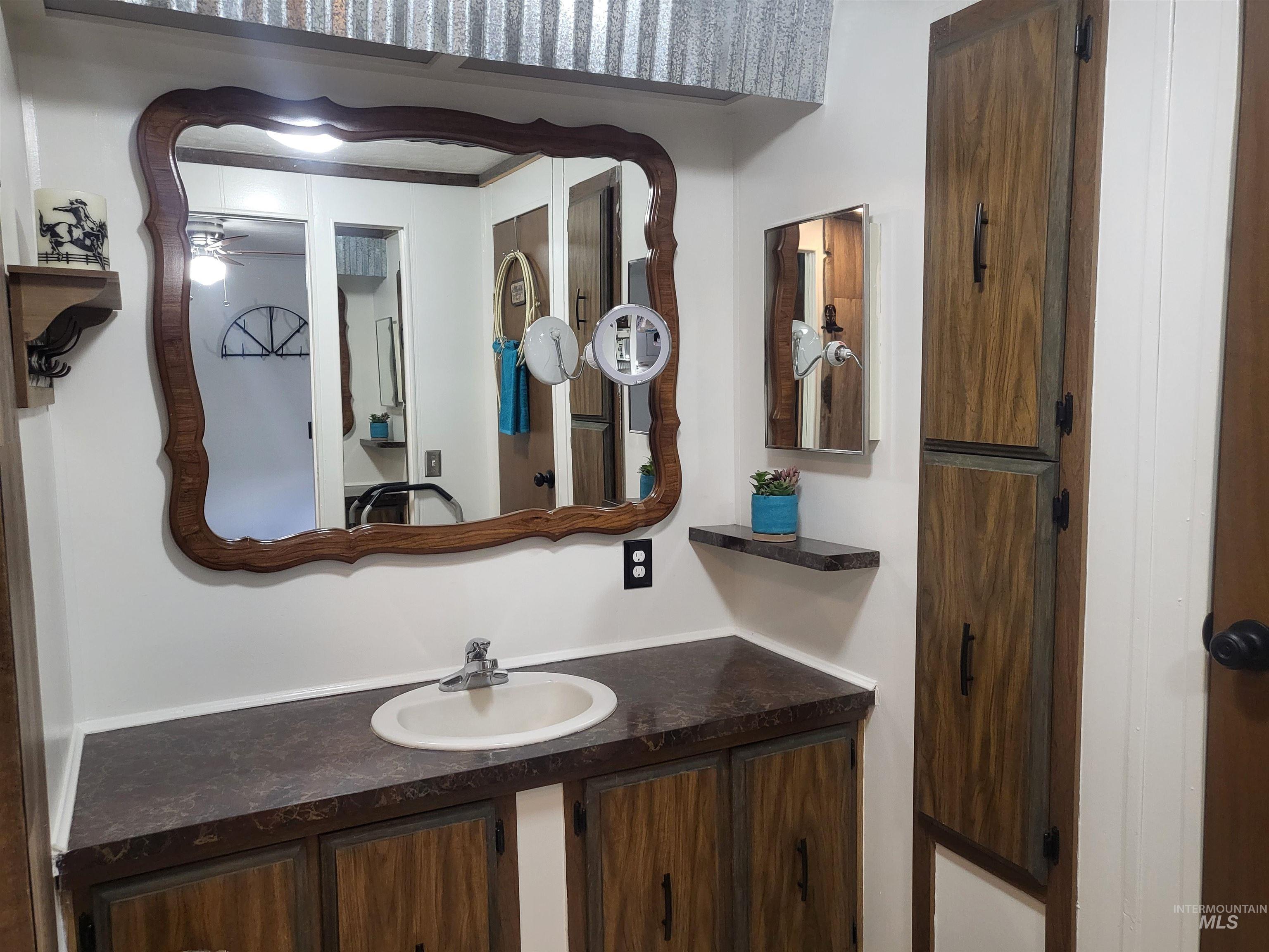 2015 6th Ave #324C, Clarkston, Idaho 99403, 2 Bedrooms, 2 Bathrooms, Residential For Sale, Price $69,000,MLS 98937851