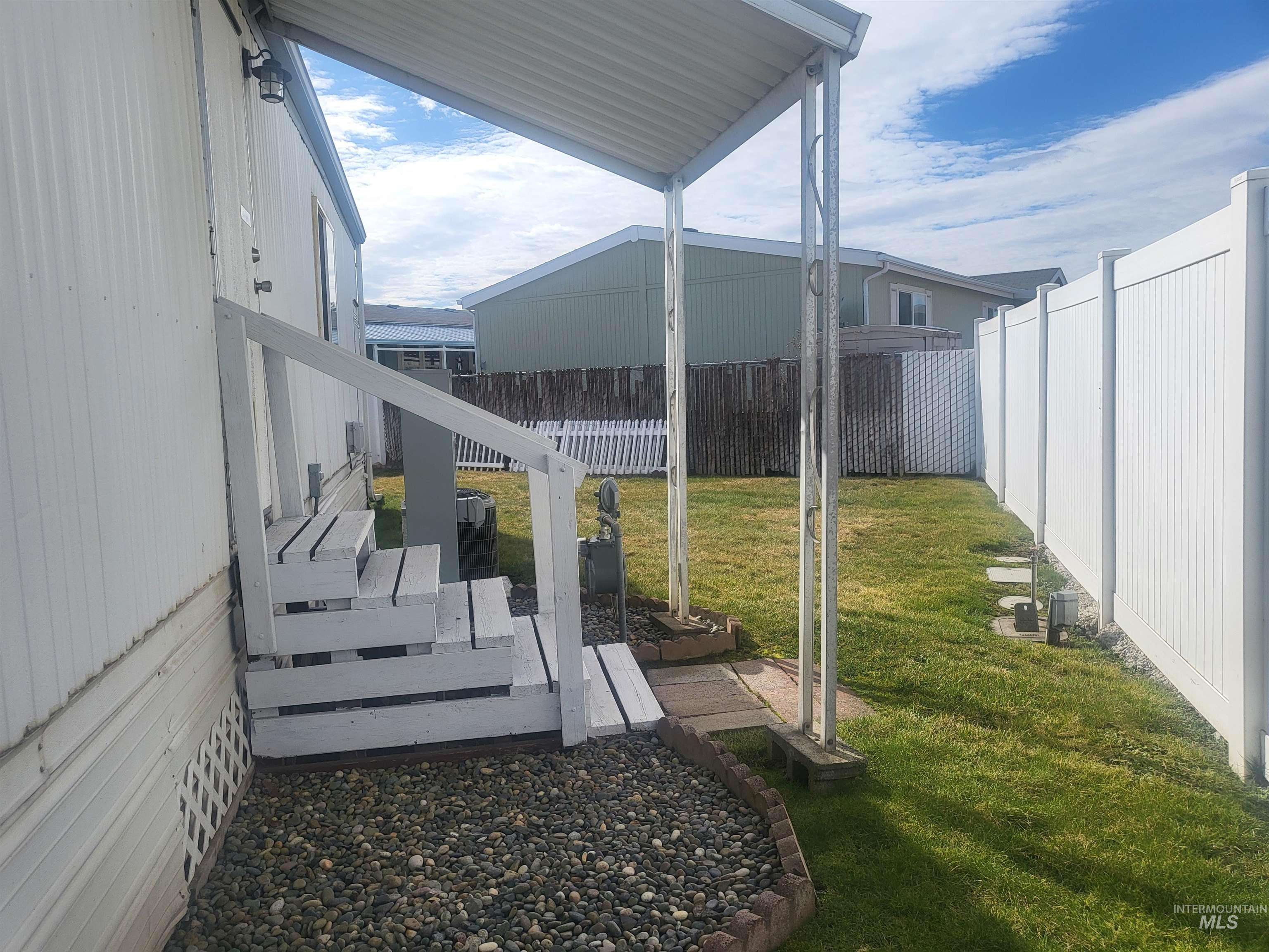 2015 6th Ave #324C, Clarkston, Idaho 99403, 2 Bedrooms, 2 Bathrooms, Residential For Sale, Price $69,000,MLS 98937851