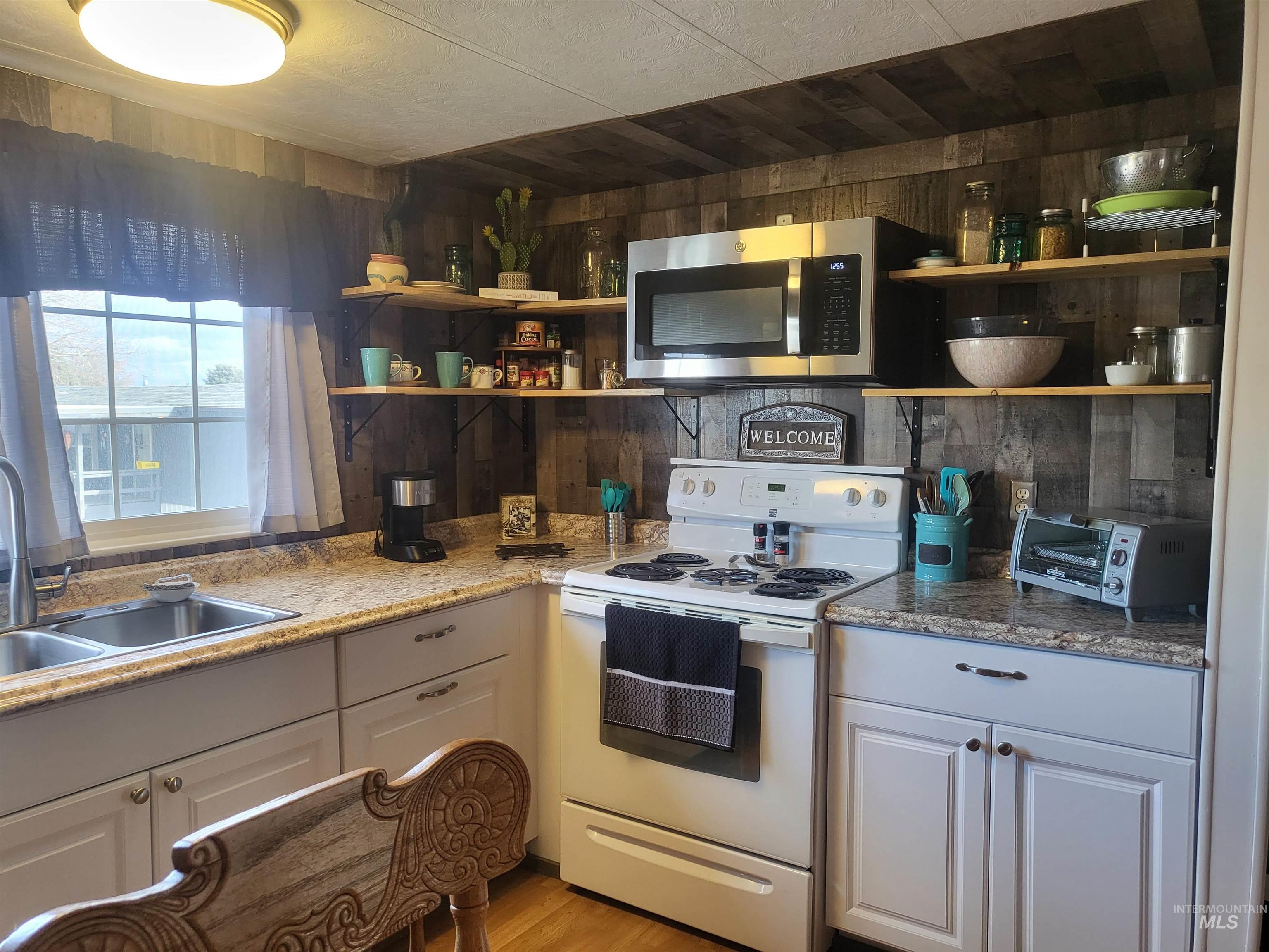 2015 6th Ave #324C, Clarkston, Idaho 99403, 2 Bedrooms, 2 Bathrooms, Residential For Sale, Price $69,000,MLS 98937851