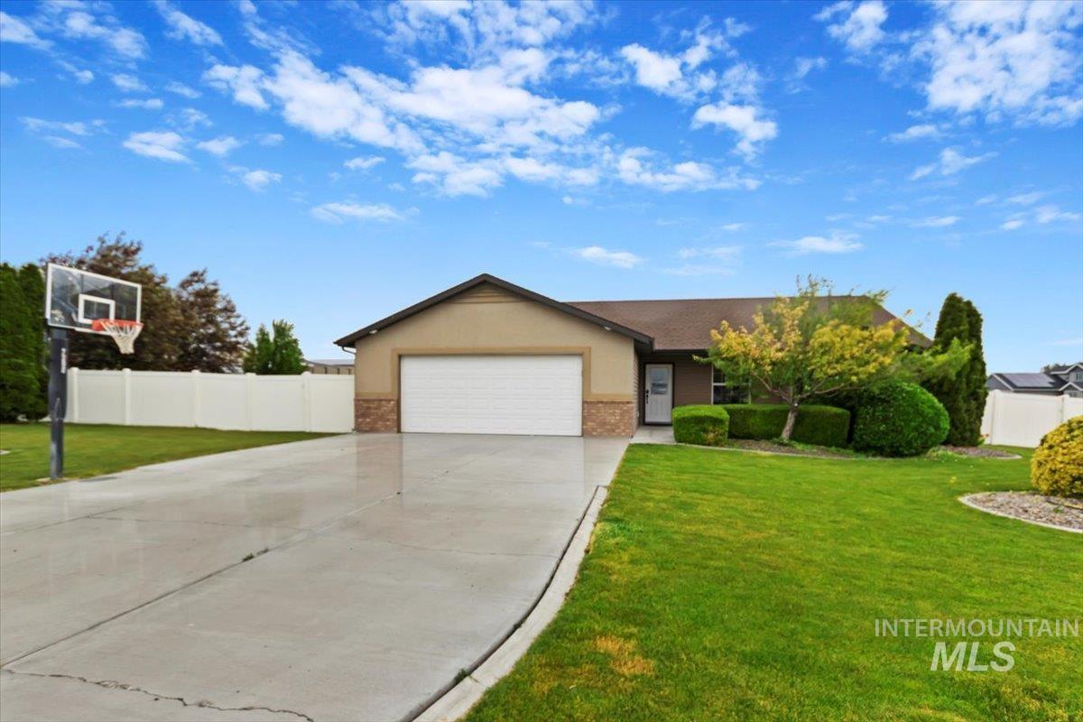 2468 E 3805 N, Filer, Idaho 83328, 4 Bedrooms, 2 Bathrooms, Residential For Sale, Price $569,900,MLS 98937862