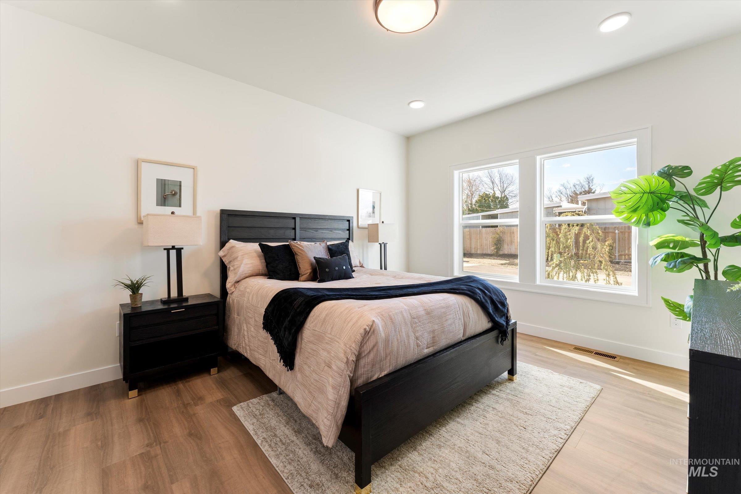 7125 W Ustick Rd, Boise, Idaho 83704, 6 Bedrooms, 4.5 Bathrooms, Residential For Sale, Price $759,000,MLS 98937894