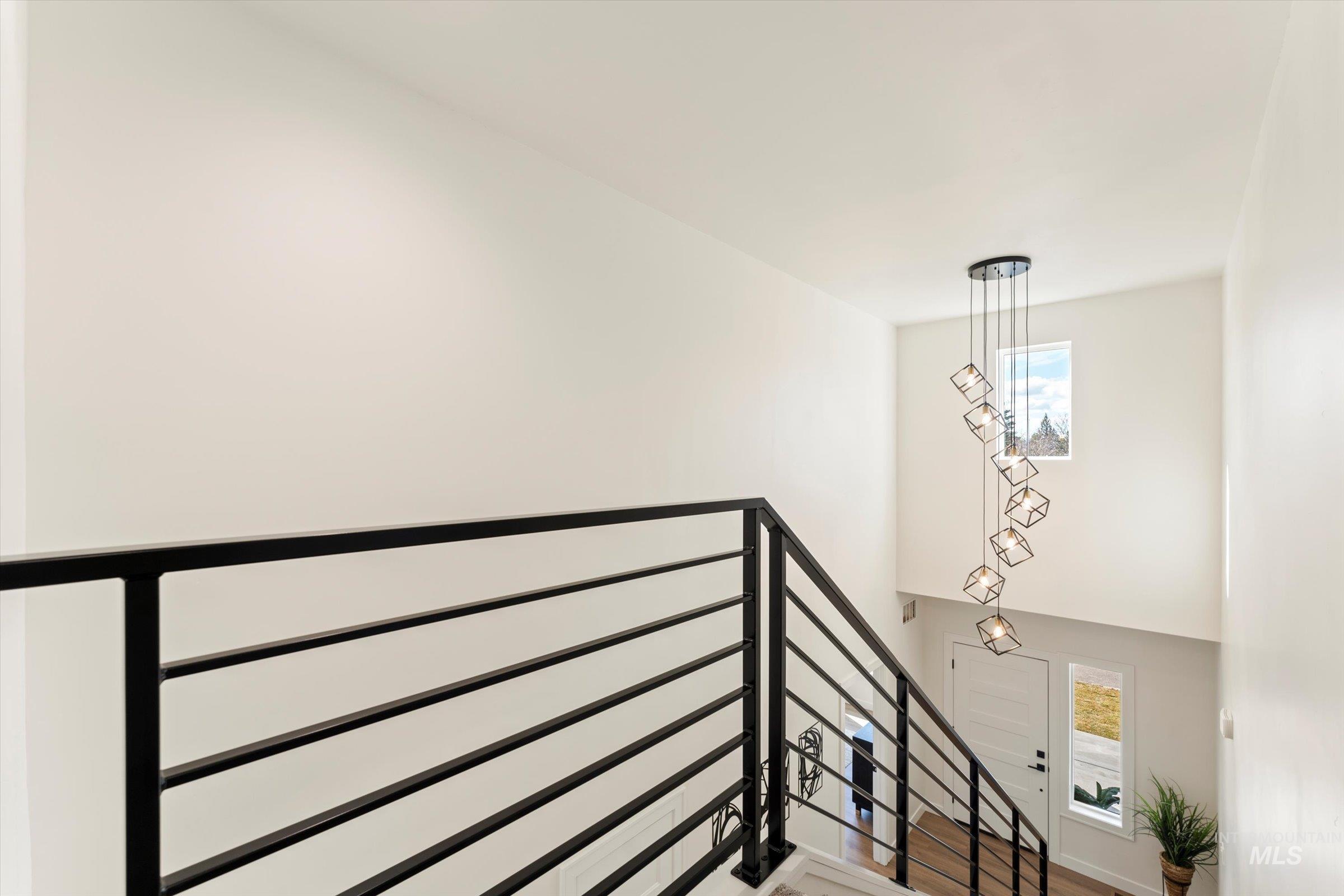 7125 W Ustick Rd, Boise, Idaho 83704, 6 Bedrooms, 4.5 Bathrooms, Residential For Sale, Price $759,000,MLS 98937894