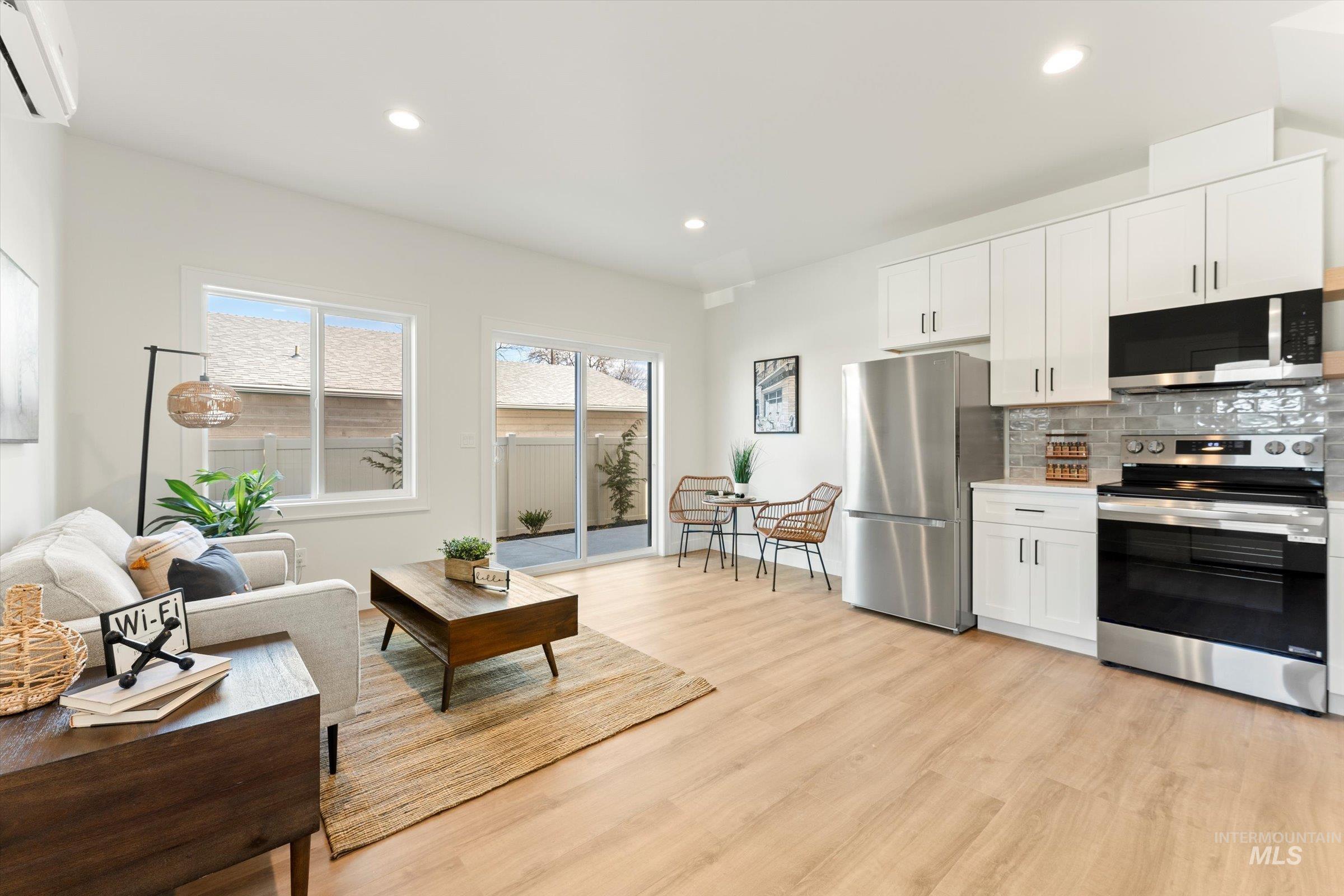 7125 W Ustick Rd, Boise, Idaho 83704, 6 Bedrooms, 4.5 Bathrooms, Residential For Sale, Price $759,000,MLS 98937894