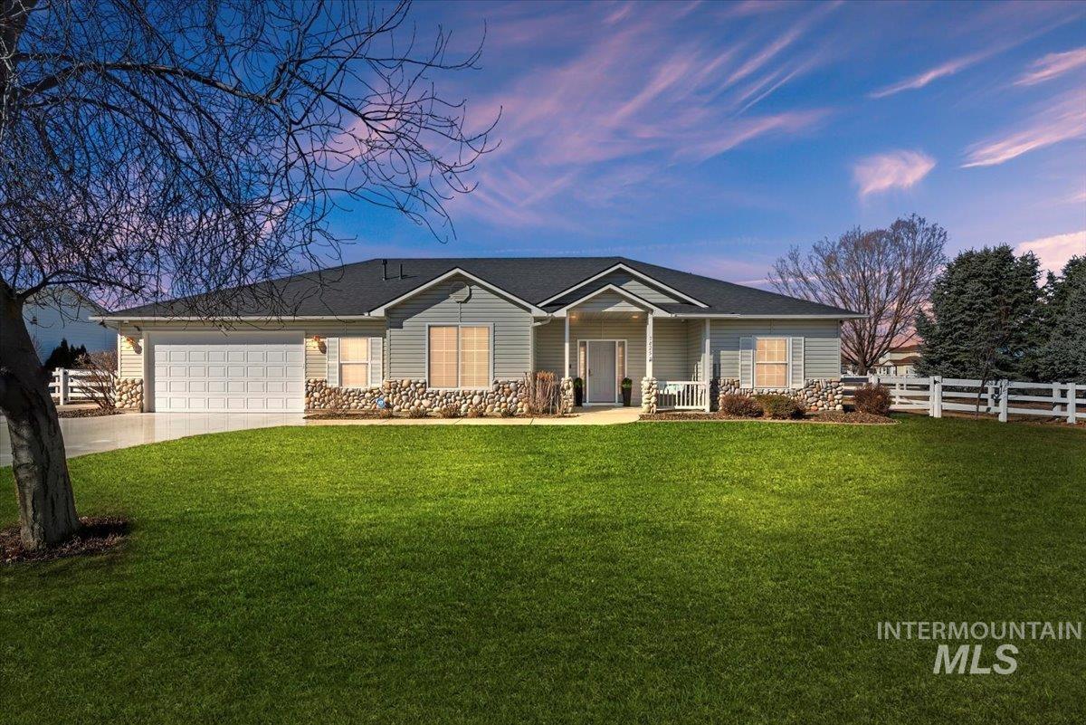 7825 S Chisum Way, Meridian, Idaho 83642-7172, 3 Bedrooms, 2 Bathrooms, Residential For Sale, Price $855,000,MLS 98937918