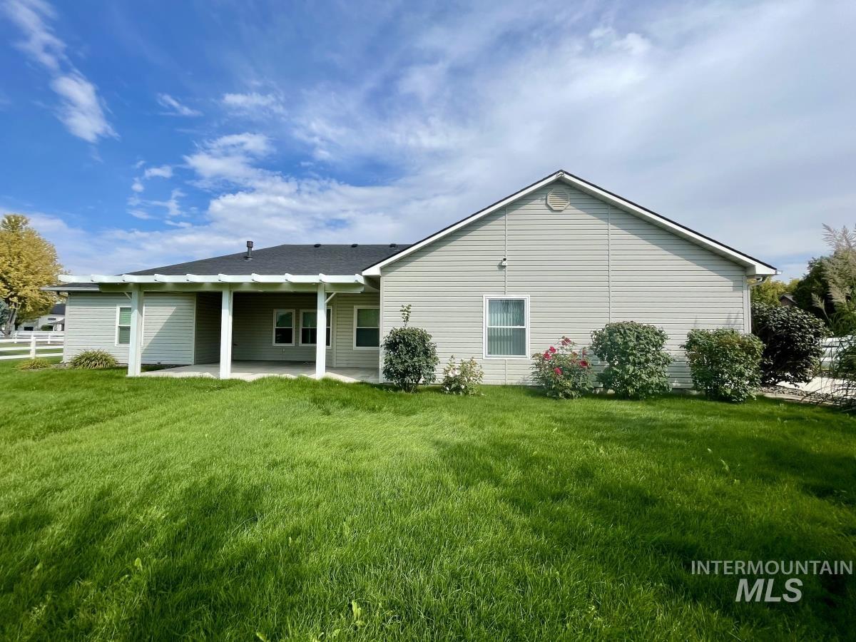 7825 S Chisum Way, Meridian, Idaho 83642-7172, 3 Bedrooms, 2 Bathrooms, Residential For Sale, Price $855,000,MLS 98937918
