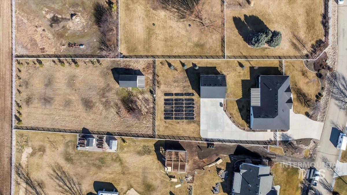 7825 S Chisum Way, Meridian, Idaho 83642-7172, 3 Bedrooms, 2 Bathrooms, Residential For Sale, Price $855,000,MLS 98937918