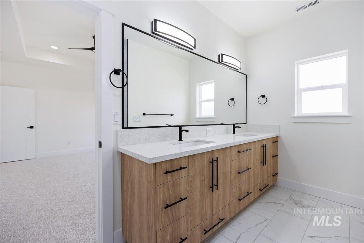 1516 Tule Dr., Twin Falls, Idaho 83301, 4 Bedrooms, 2.5 Bathrooms, Residential For Sale, Price $529,999, 98938108