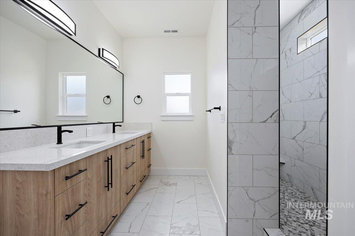 1516 Tule Dr., Twin Falls, Idaho 83301, 4 Bedrooms, 2.5 Bathrooms, Residential For Sale, Price $529,999, 98938108