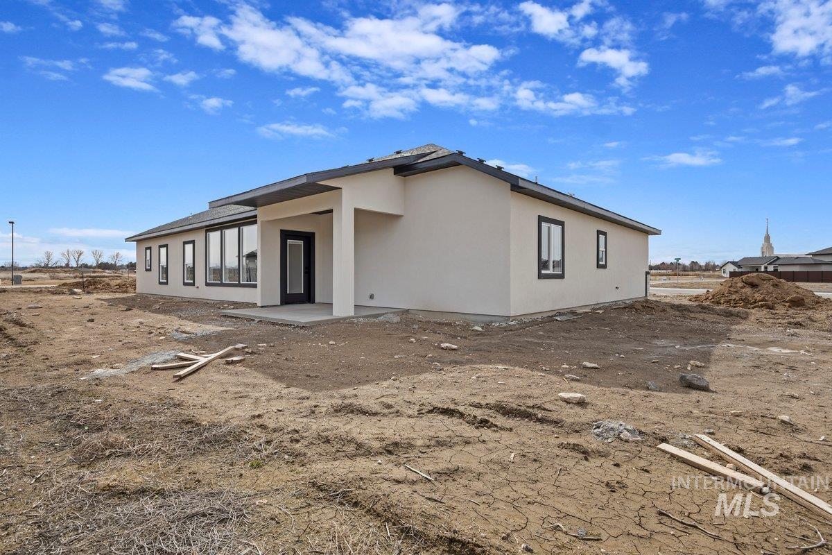 1516 Tule Dr., Twin Falls, Idaho 83301, 4 Bedrooms, 2.5 Bathrooms, Residential For Sale, Price $529,999, 98938108