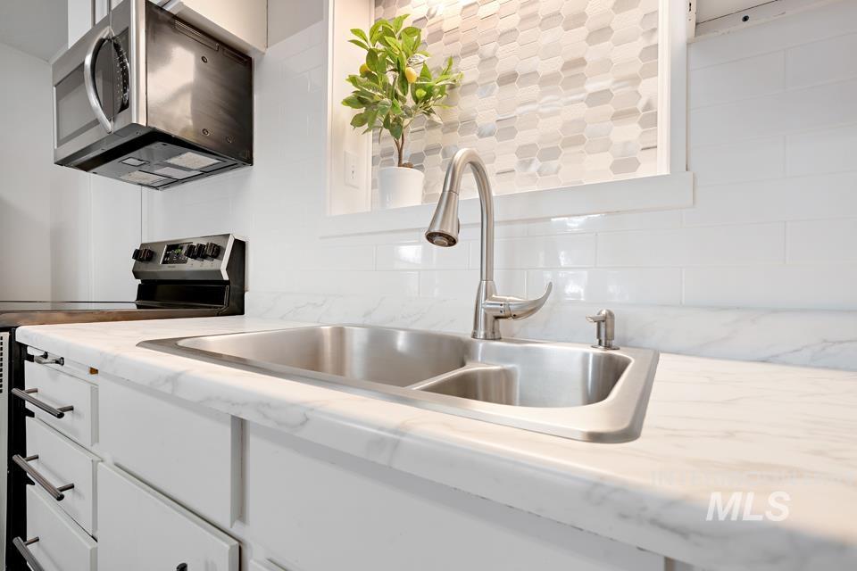 85 W Washington Ave, Cambridge, Idaho 83610, 9 Bedrooms, 2.5 Bathrooms, Residential For Sale, Price $362,000,MLS 98938279