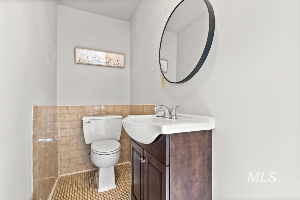 85 W Washington Ave, Cambridge, Idaho 83610, 9 Bedrooms, 2.5 Bathrooms, Residential For Sale, Price $362,000,MLS 98938279