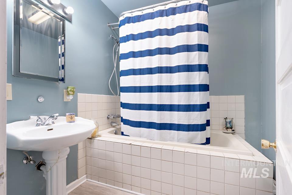 85 W Washington Ave, Cambridge, Idaho 83610, 9 Bedrooms, 2.5 Bathrooms, Residential For Sale, Price $352,000, 98938279