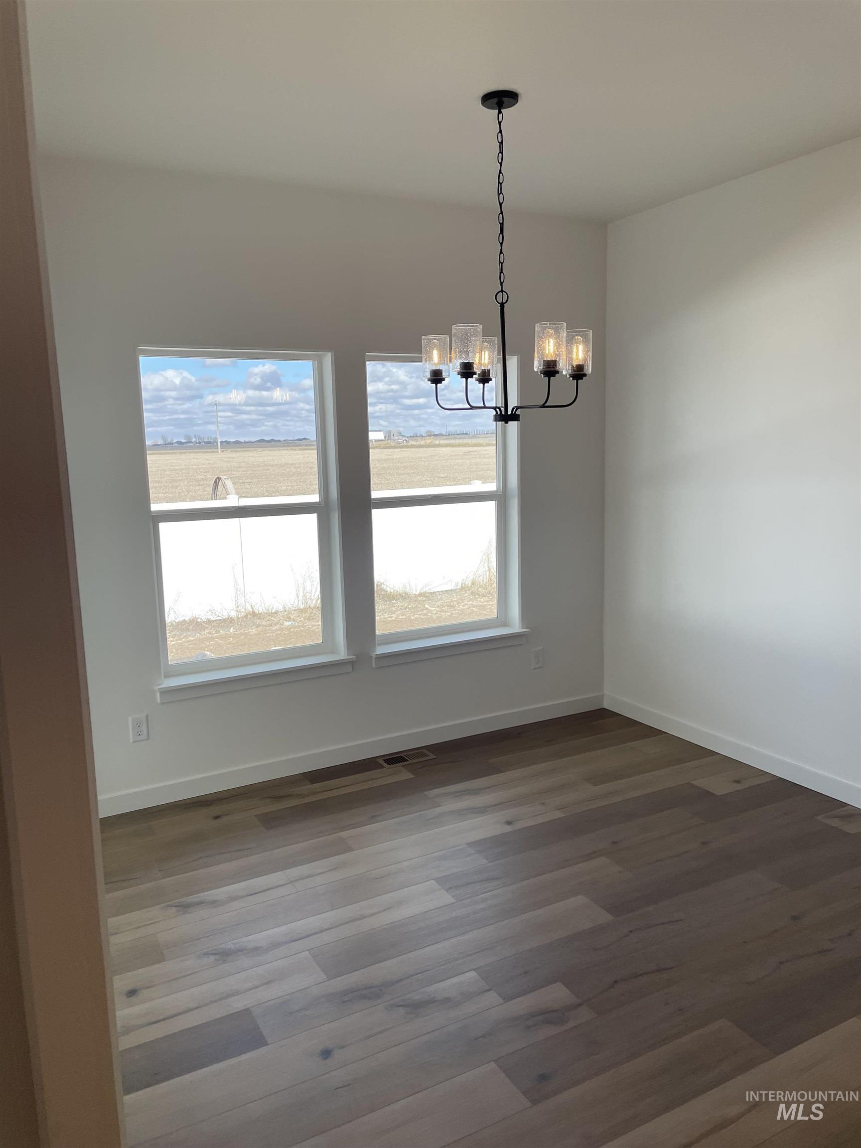 1146 Northridge Way, Kimberly, Idaho 83301-5999, 4 Bedrooms, 2 Bathrooms, Residential For Sale, Price $466,900,MLS 98938551