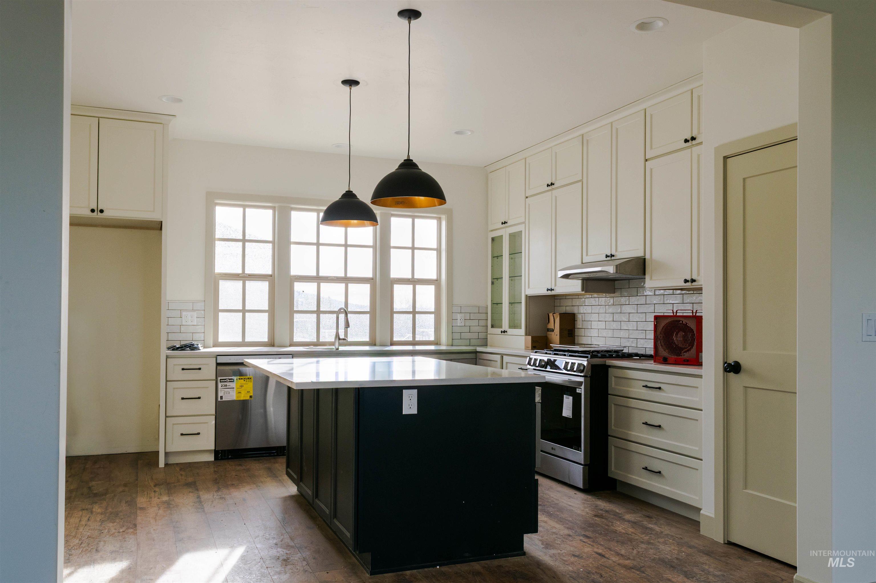 1470 Picotee Circle, Moscow, Idaho 83843, 3 Bedrooms, 2.5 Bathrooms, Residential For Sale, Price $525,000,MLS 98938647